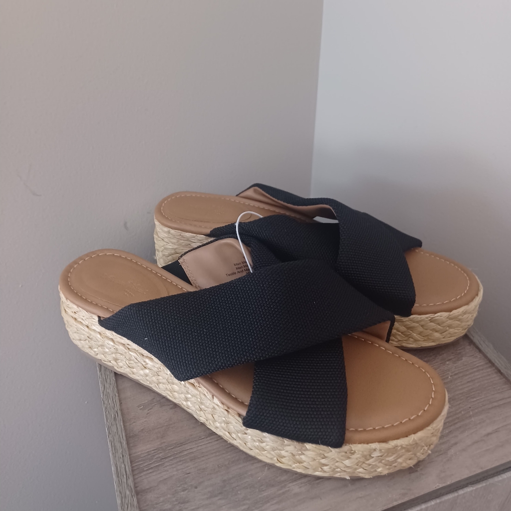 Universal Thread Wedge Sandals Blk Sz 11